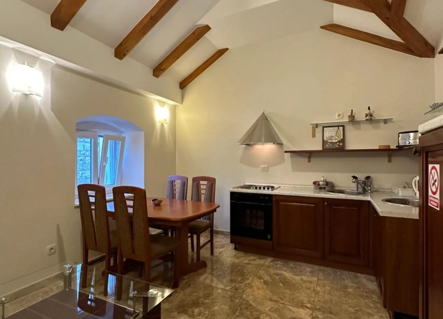 Old Town Apartments Trogir - Free Parking location